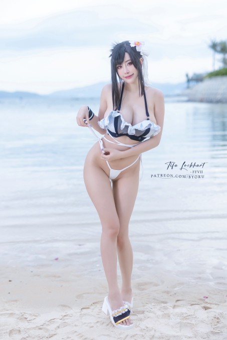 Byoru蒂法比基尼