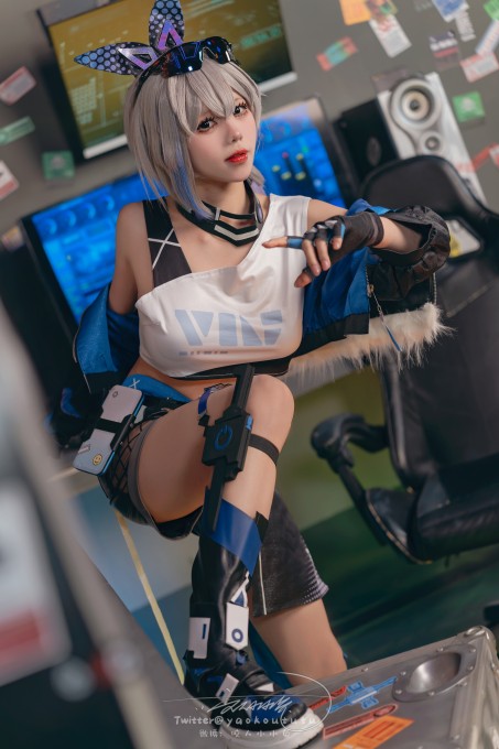 咬人小小兔一月作品『崩铁&middot;银狼』