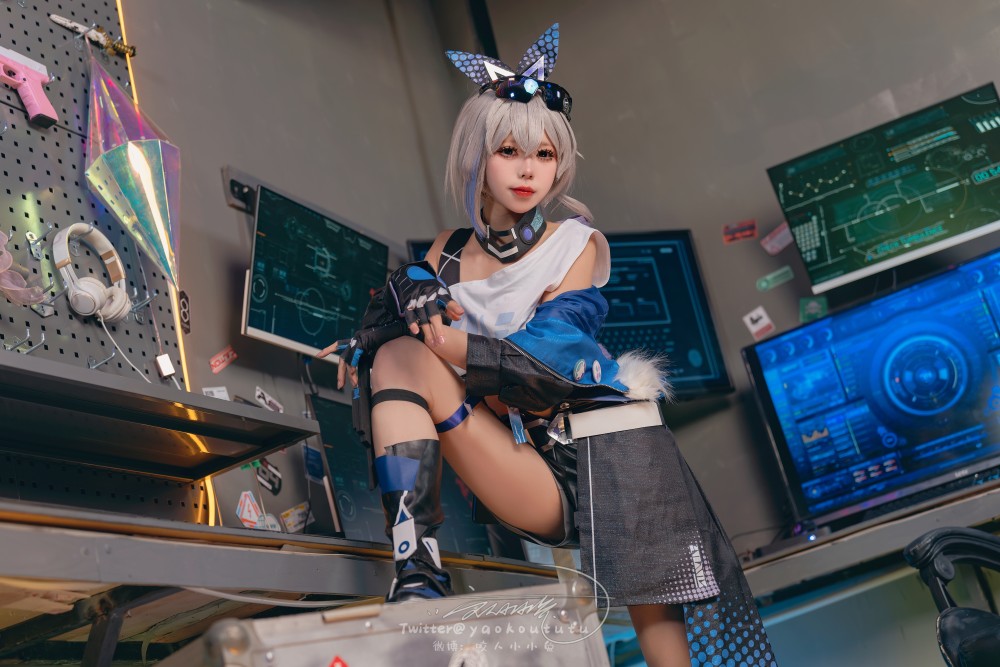 咬人小小兔一月作品『崩铁&middot;银狼』