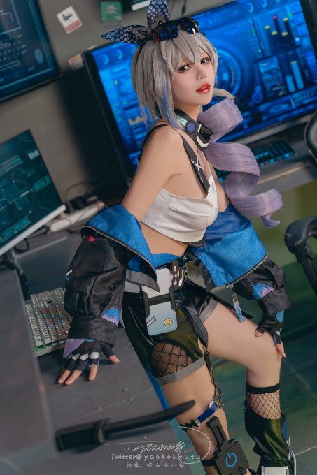 咬人小小兔一月作品『崩铁&middot;银狼』