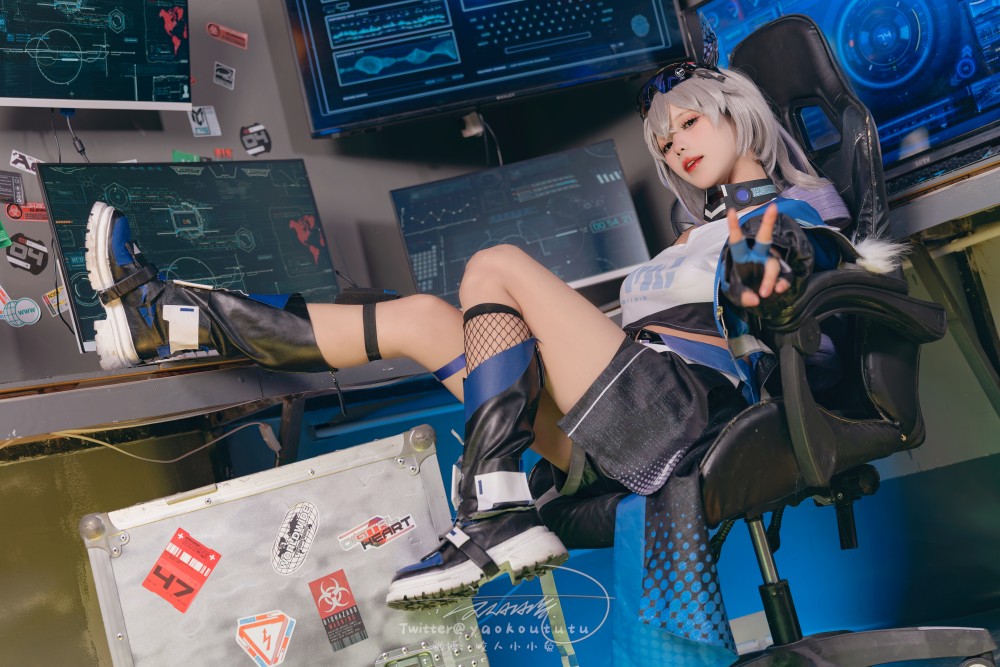 咬人小小兔一月作品『崩铁&middot;银狼』