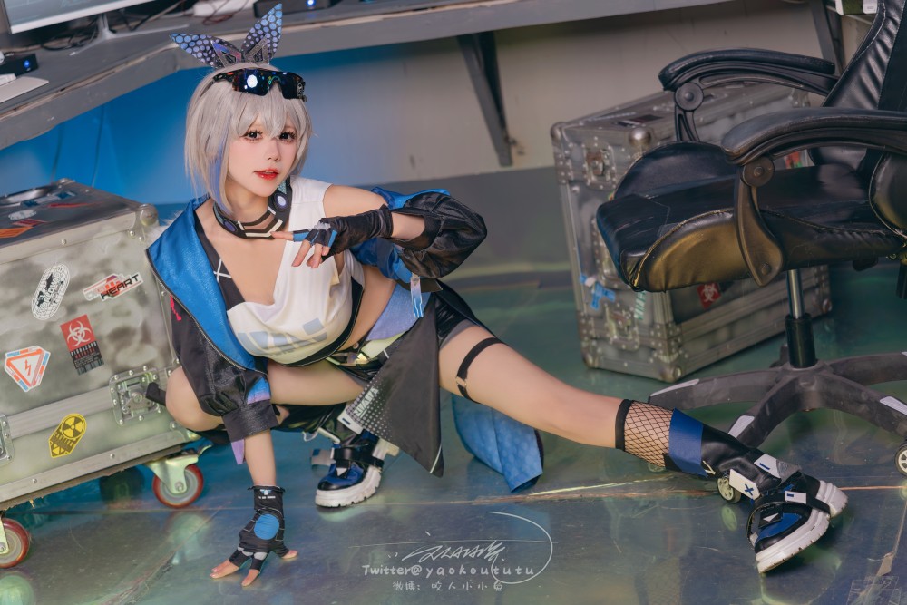 咬人小小兔一月作品『崩铁&middot;银狼』
