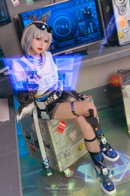 咬人小小兔一月作品『崩铁&middot;银狼』