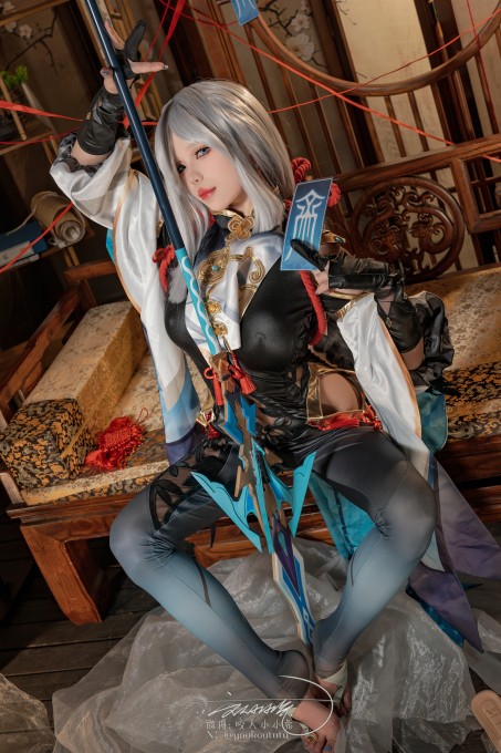 咬人小小兔四月作品『申鹤明枪』
