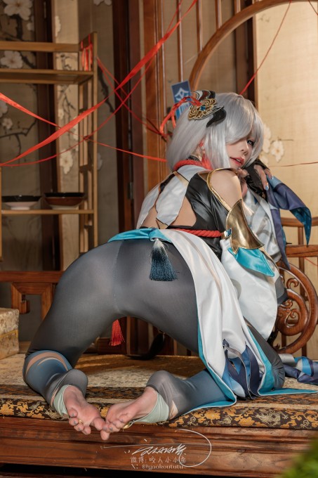 咬人小小兔四月作品『申鹤明枪』