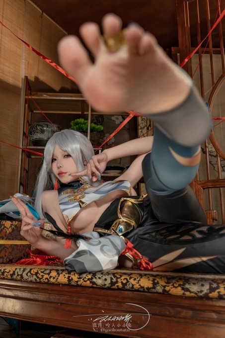 咬人小小兔四月作品『申鹤明枪』