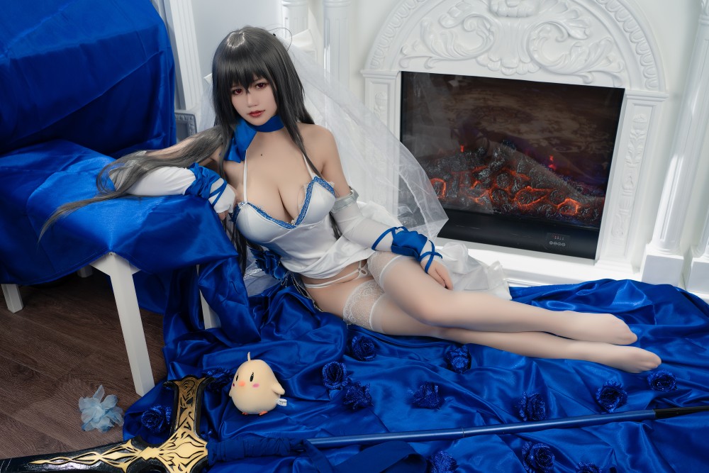 小仓千代w路易九世礼服