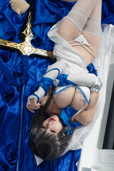 小仓千代w路易九世礼服