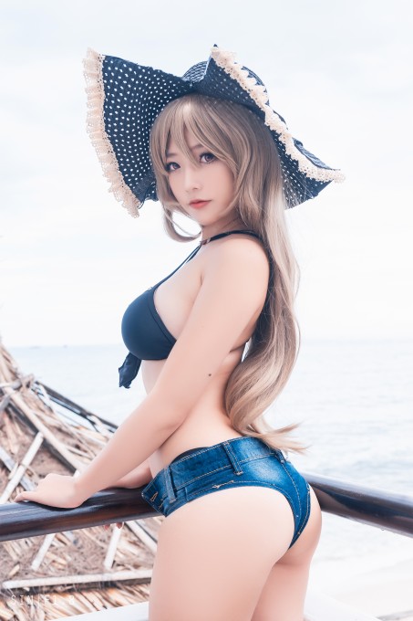MessieHuang让&middot;巴尔泳装