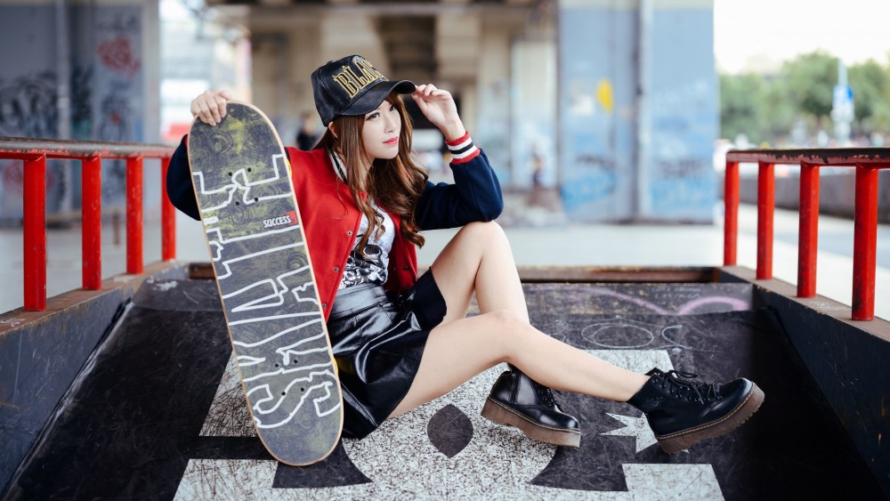 帅气滑板女孩街头写真高清壁纸