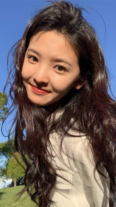网红美女章若楠手机壁纸图片