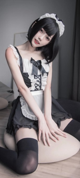 女仆装黑丝美女手机壁纸