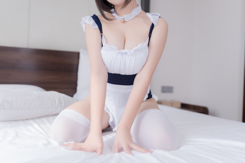 蜜汁猫裘角色扮演4k桌面壁纸
