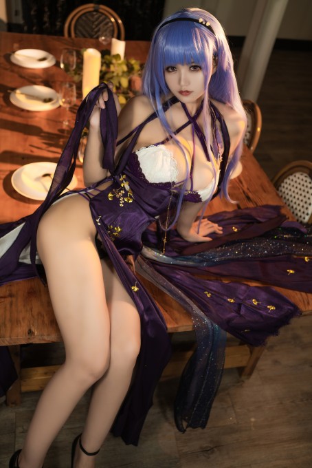 小仓千代w黛朵礼服
