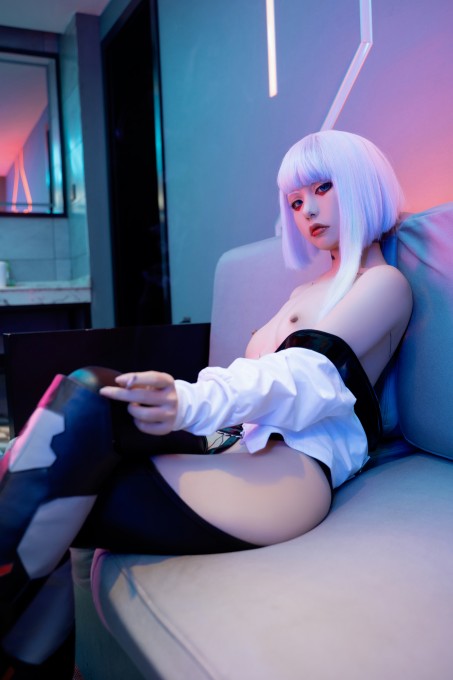 爆机少女喵小吉赛博朋克：边缘行者露西