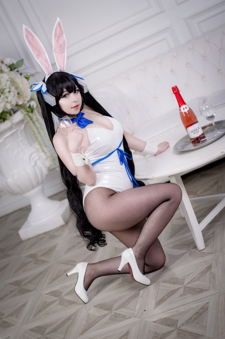 Yoshinobi赫斯缇亚兔女郎