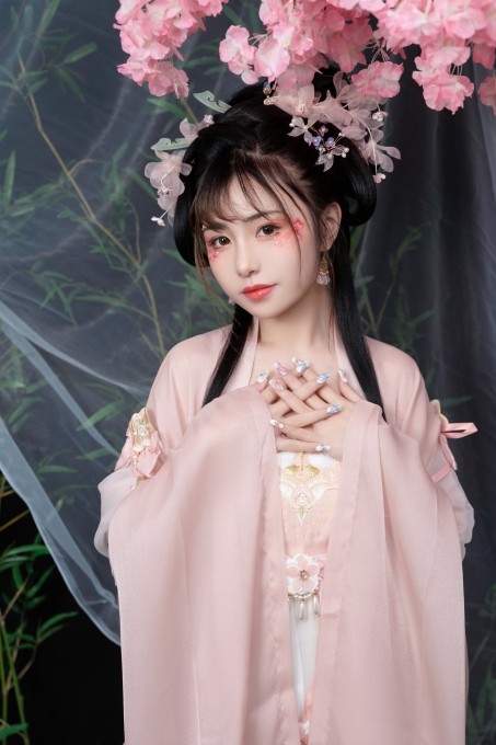 爆机少女喵小吉清平乐