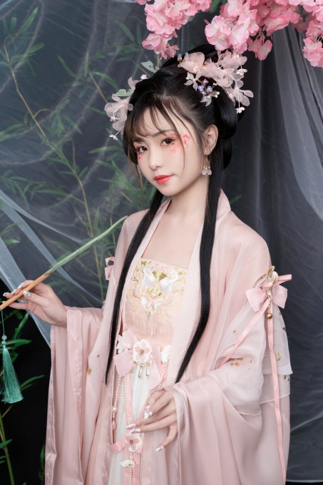 爆机少女喵小吉清平乐