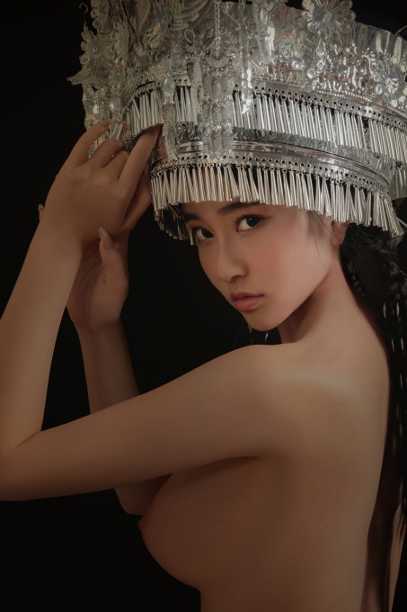 年年苗疆少女