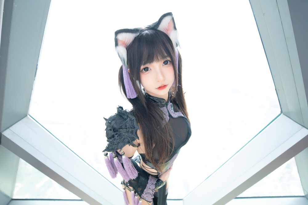 神楽坂真冬旗袍猫女