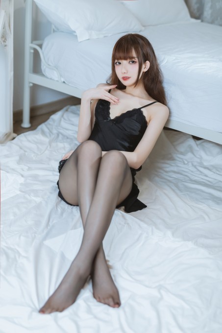 封疆疆v黑丝睡衣