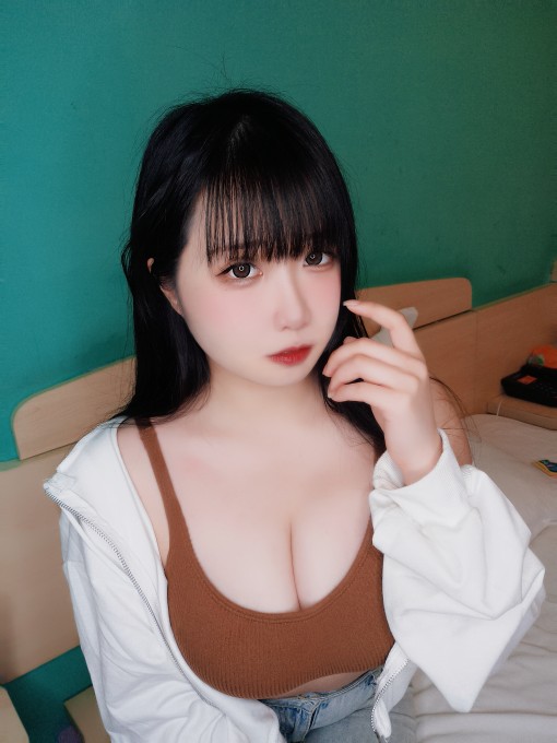 贞子蜜桃运动内搭