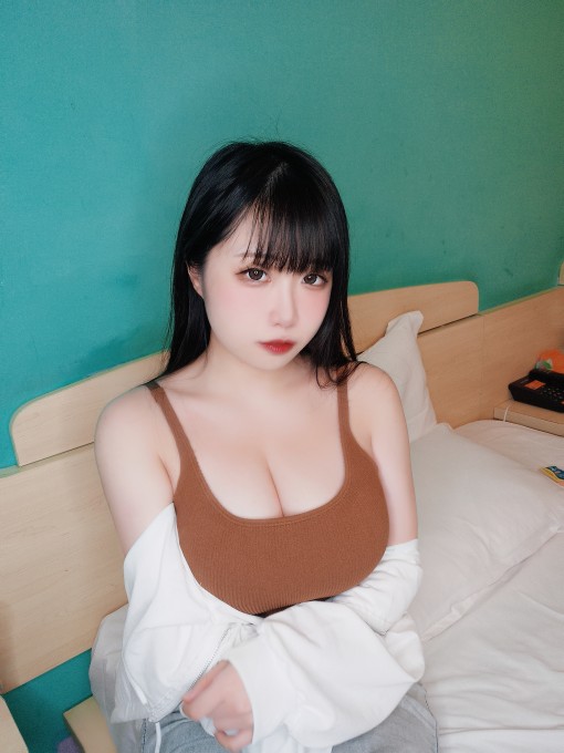 贞子蜜桃运动内搭