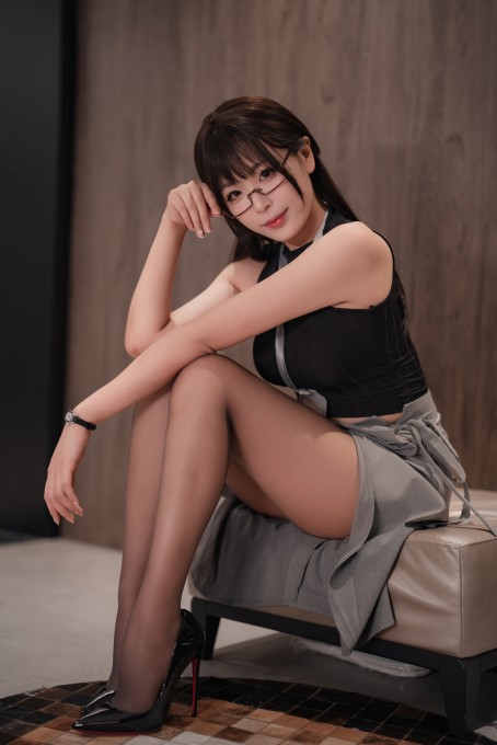 轩萧学姐眼镜娘OL
