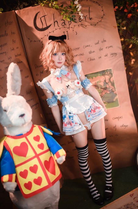 阿包也是兔娘爱丽丝梦游仙境