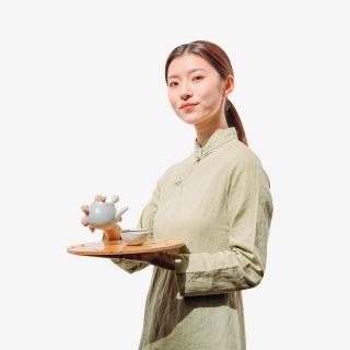 古风素衣美女喝茶