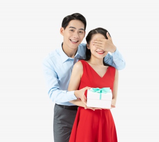 丈夫给妻子惊喜礼物