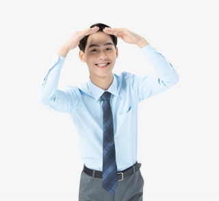 青年男性搞怪