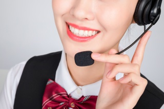 美女客服代表工作特写